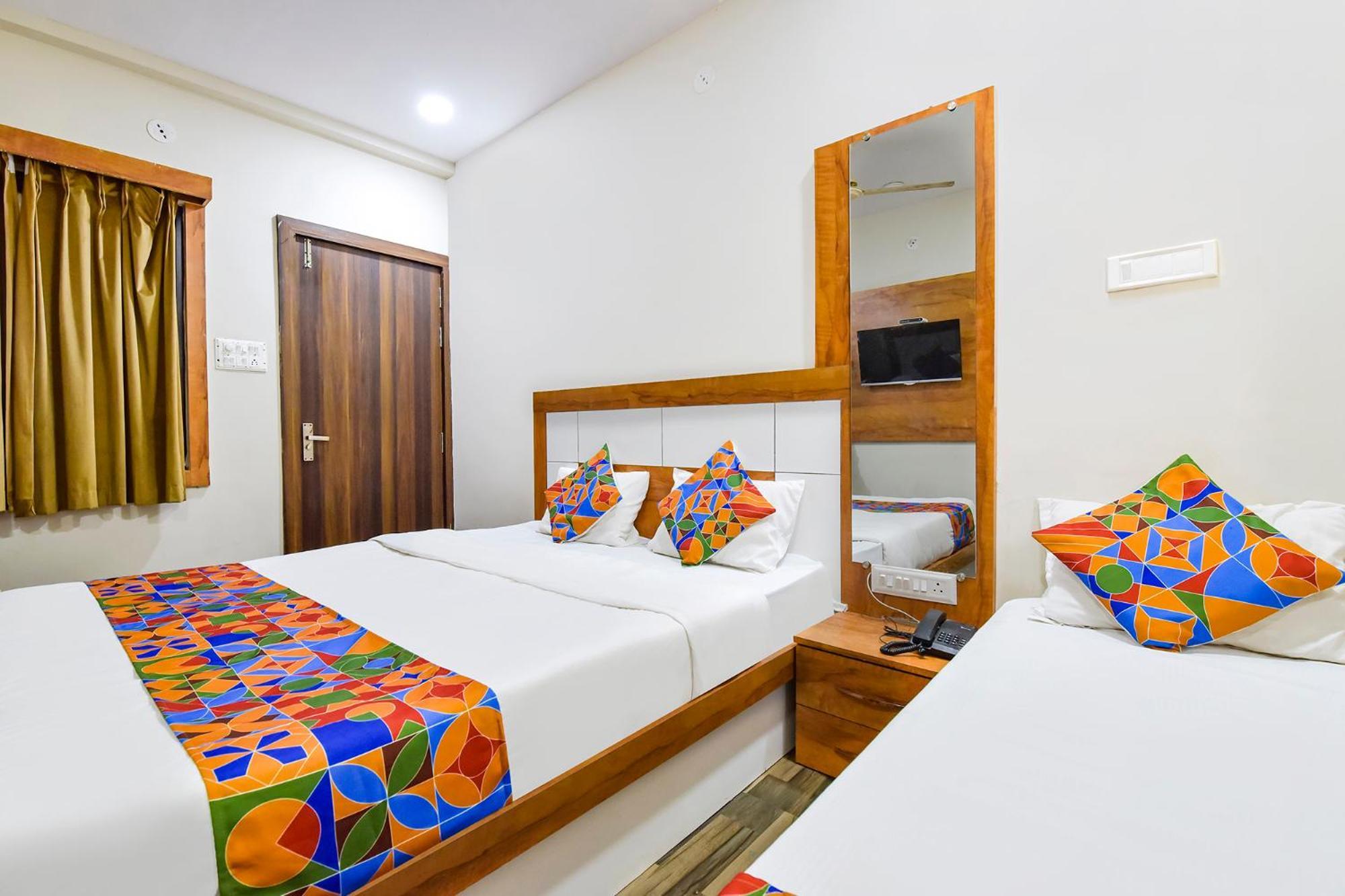 Fabexpress Nishesh Tower Hotel Ujjain Buitenkant foto