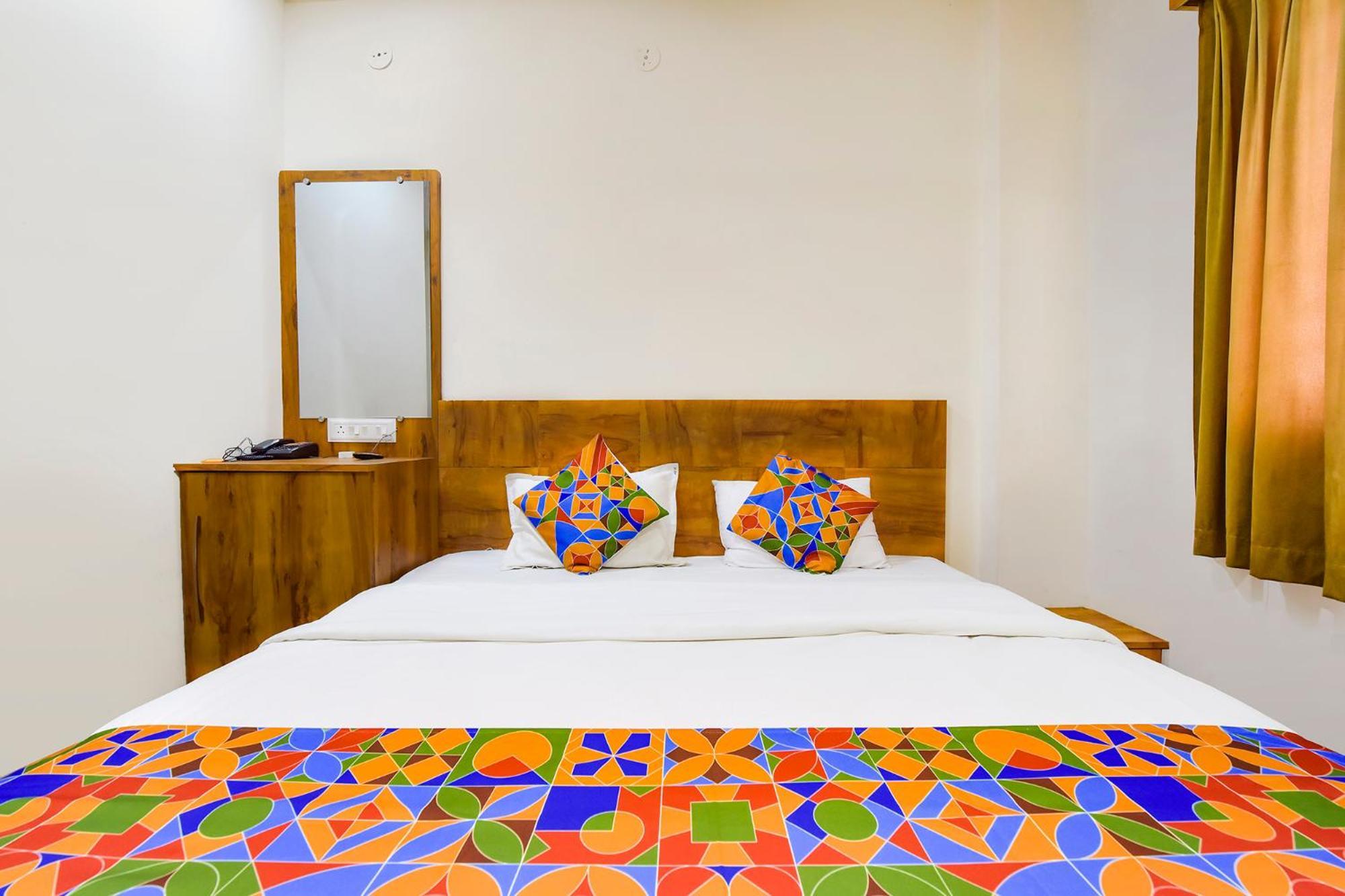 Fabexpress Nishesh Tower Hotel Ujjain Buitenkant foto