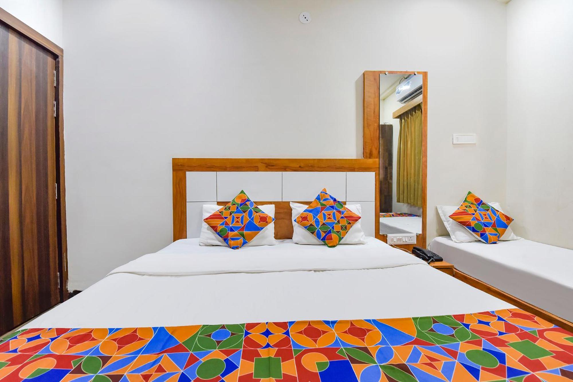 Fabexpress Nishesh Tower Hotel Ujjain Buitenkant foto