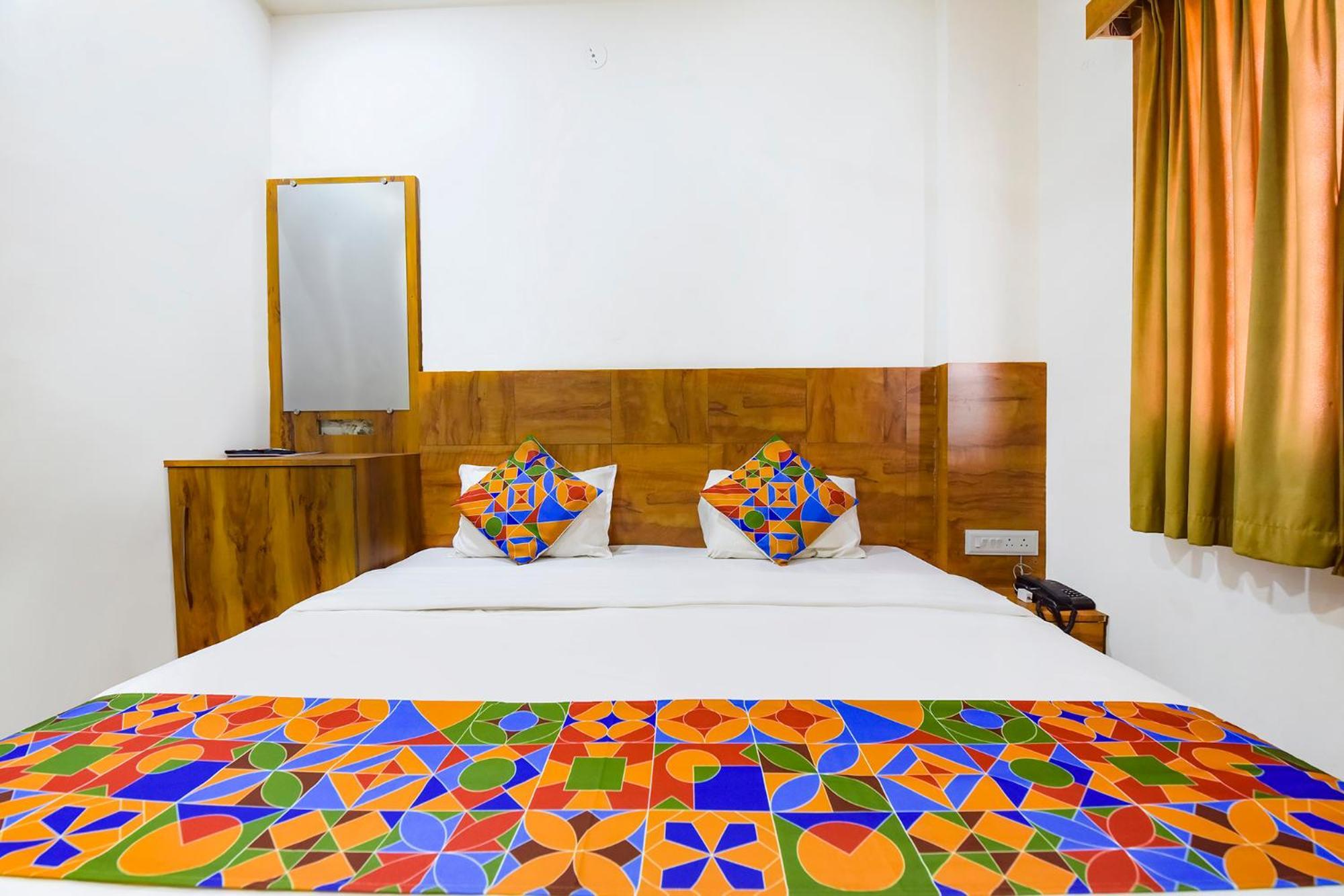 Fabexpress Nishesh Tower Hotel Ujjain Buitenkant foto