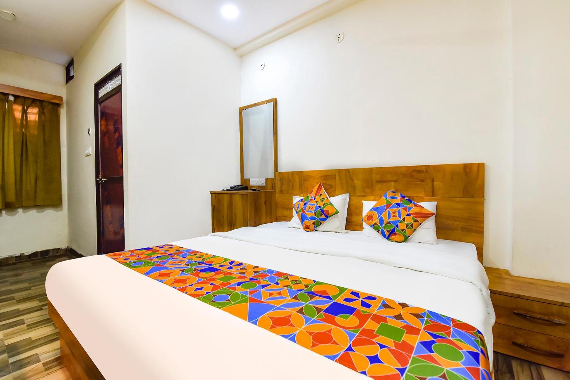 Fabexpress Nishesh Tower Hotel Ujjain Buitenkant foto