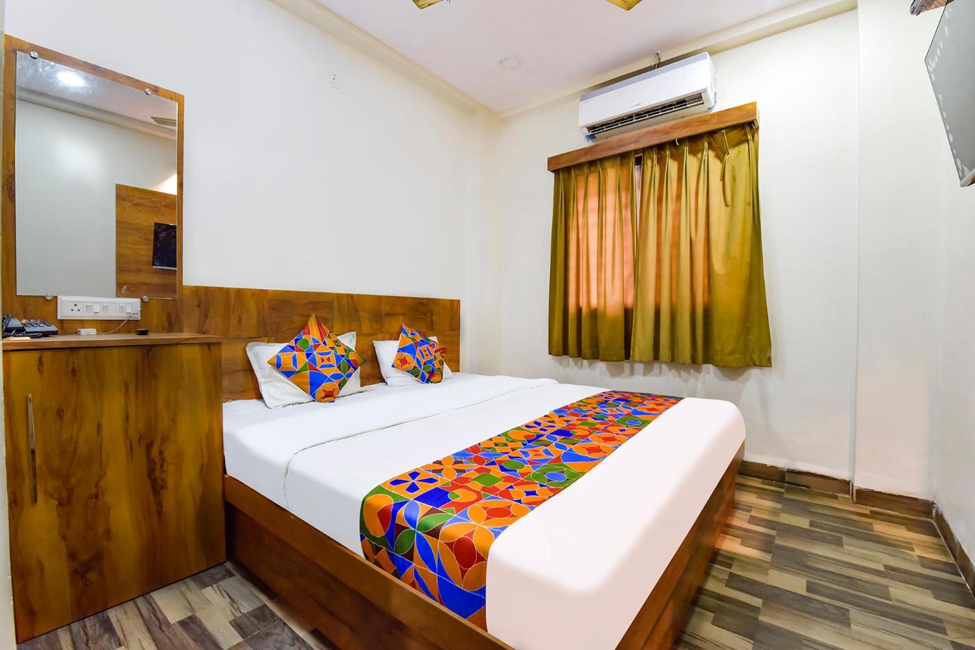 Fabexpress Nishesh Tower Hotel Ujjain Buitenkant foto
