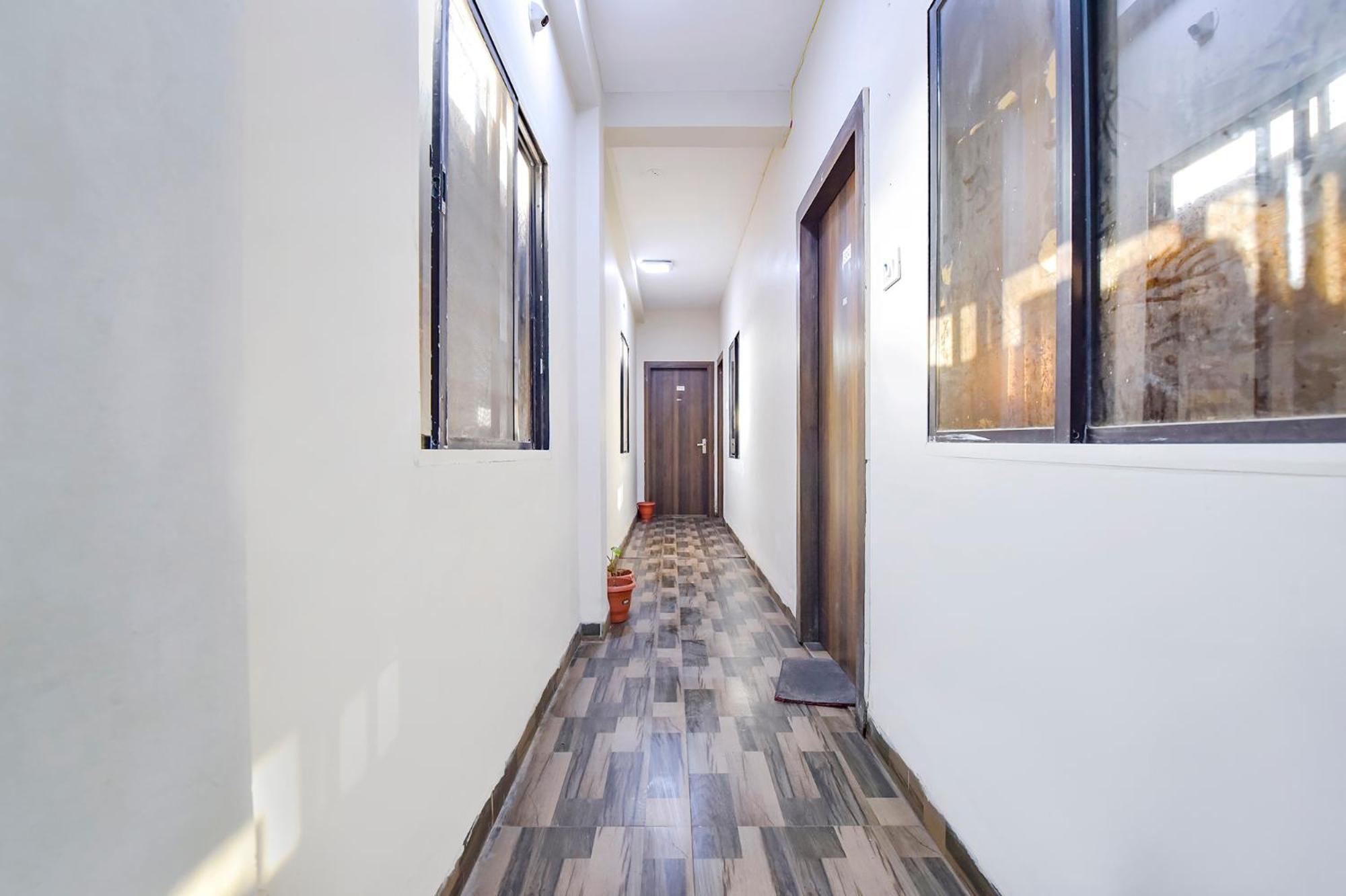 Fabexpress Nishesh Tower Hotel Ujjain Buitenkant foto