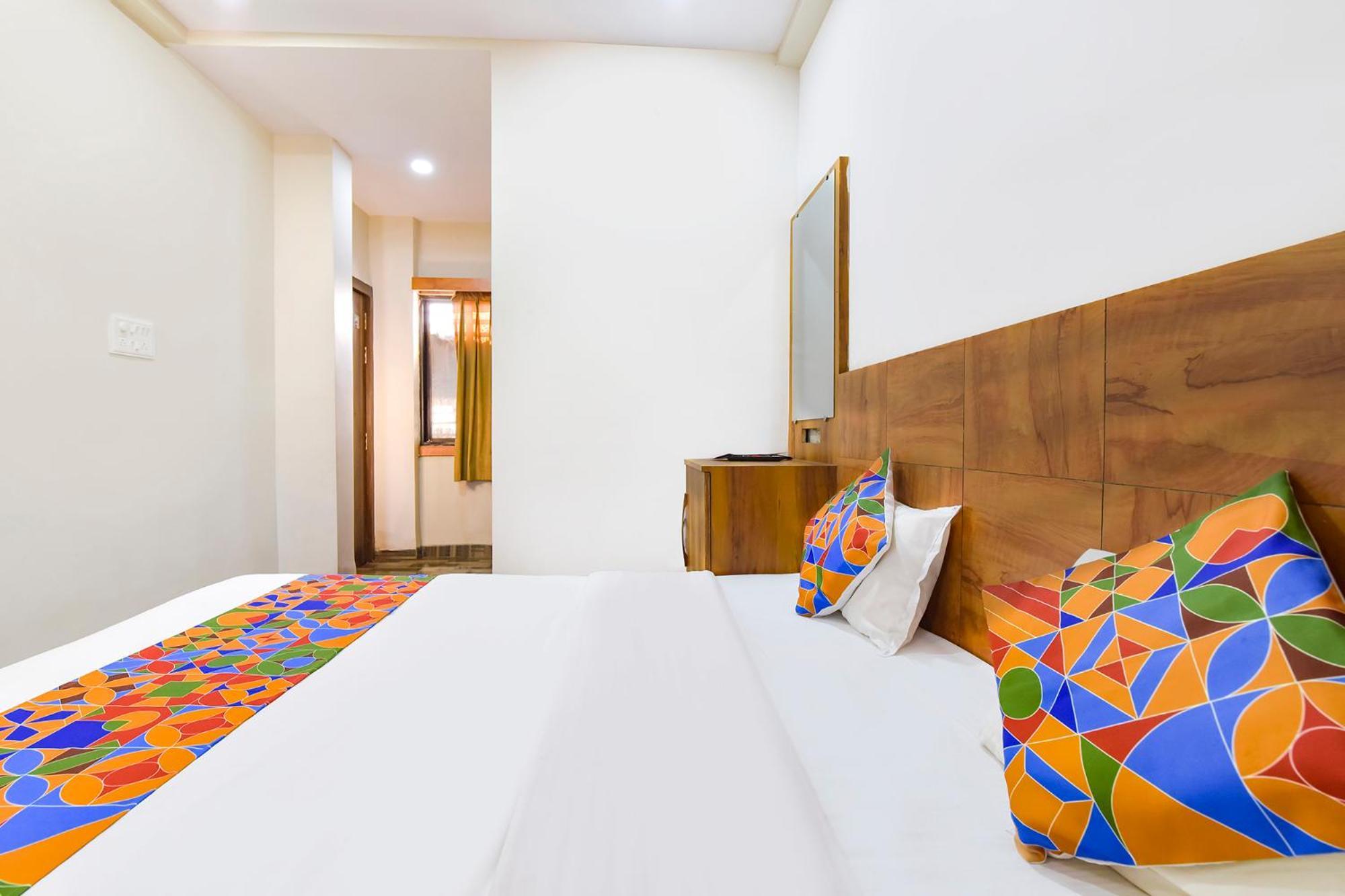 Fabexpress Nishesh Tower Hotel Ujjain Buitenkant foto